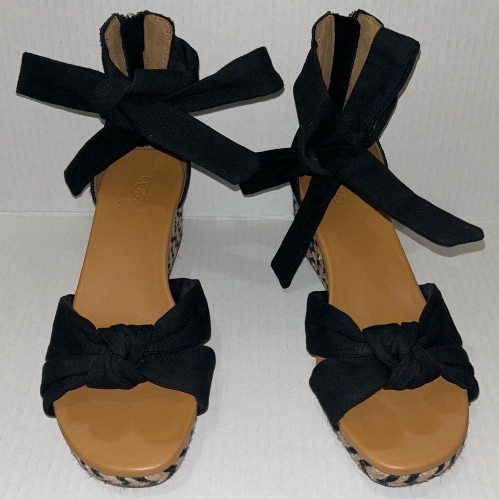 UGG Yarrow Woman’s 8 Wedge Black Tan Espadrille Sandal Bow Tie
